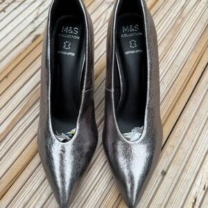 Metallic Silver Pointed-Toe Pumps